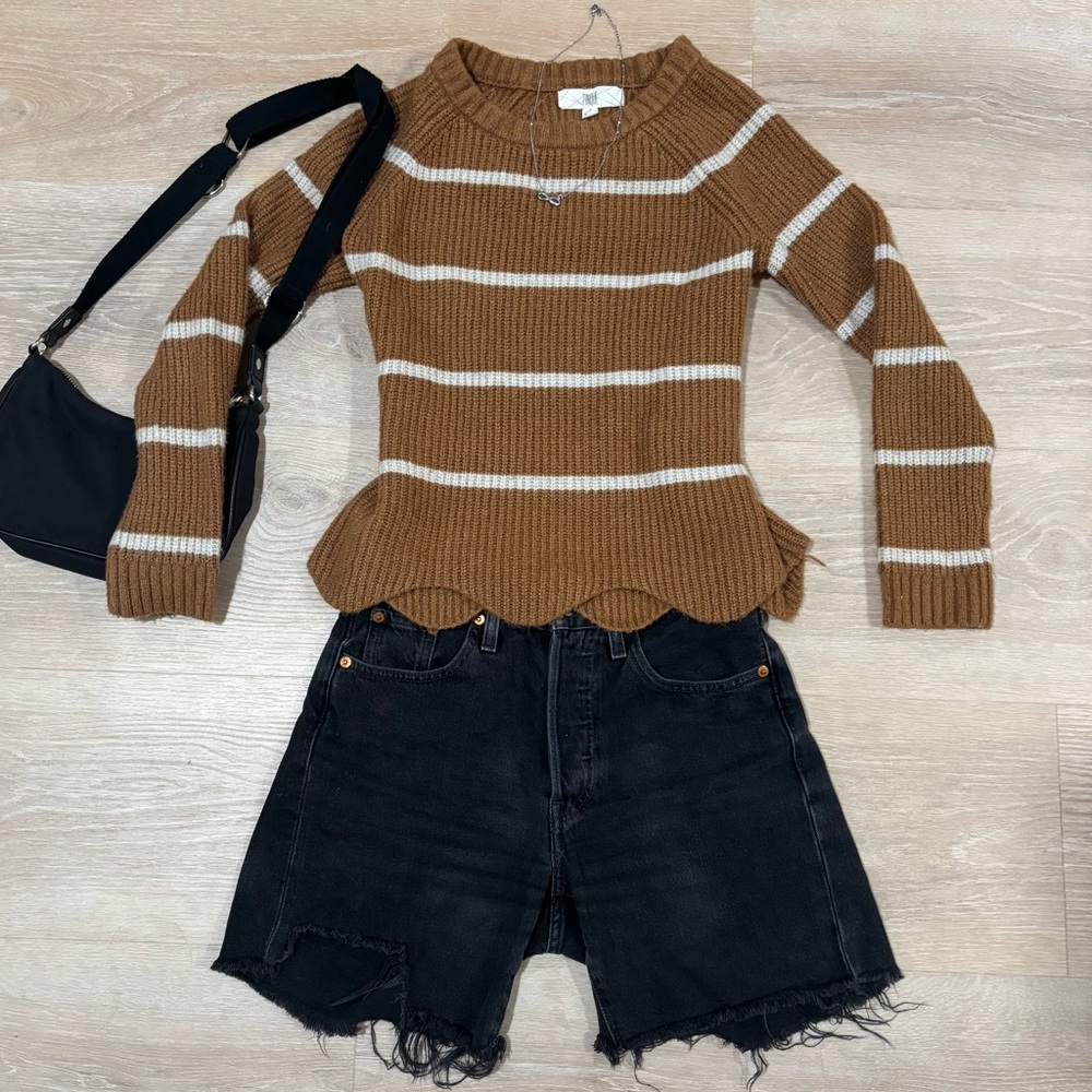 PINQUE Lily Cropped Scallop Hem Gold Pullover Sweater Holiday Thanksgiving Fall